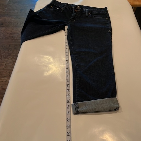A/X Armani Exchange Cuffed Capri Low Rise Size 4 Reg - Picture 5 of 16